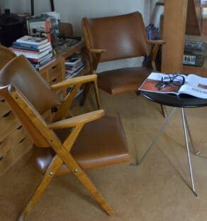 Suspension opaline et chaîne dorée