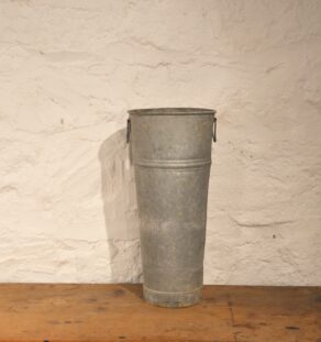 Vase de fleuriste en zinc