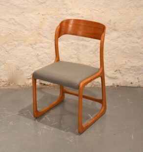 Chaise traineau Baumann retapissée
