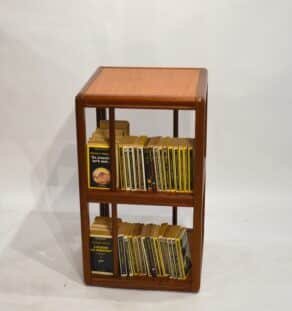 Bibliothèque anglaise pivotante