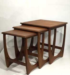 Tables gigognes de V. Wilkins