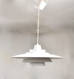 Suspension scandinave blanche