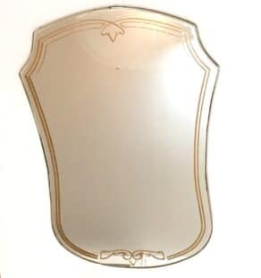 Miroir doré décoré