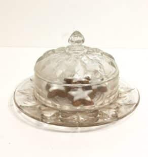 Cloche à gâteaux en verre