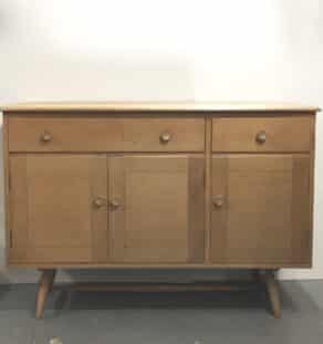 Buffet Ercol en orme massif