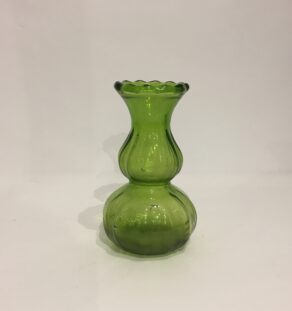 Vase en verre vert
