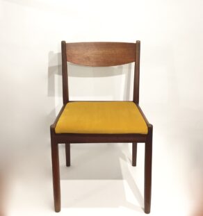 Série de 4 chaises scandinaves velours jaune
