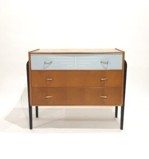 Petite commode rétro