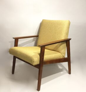 Fauteuils retapissés jaune chiné