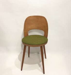 Chaise tonneau retapissée