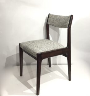 Série de 4 chaises en palissandre retapissées