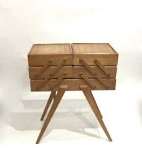 Travailleuse pied compas