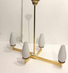 Lustre doré et opalines