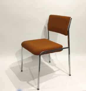 Série de 4 chaises années 70 oranges