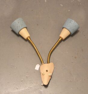 Applique double en métal perforé