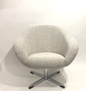 Fauteuil coquille années 70 retapissé
