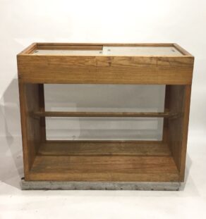 Comptoir ancien de magasin