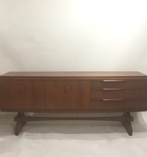 Enfilade courbée en teck