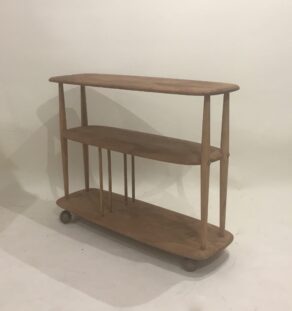 Etagère sur roulettes Ercol
