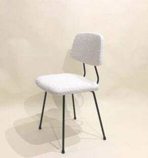 Chaise Rudolph Wolf retapissée bouclette