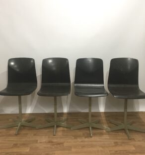 Série de 4 chaises Pagholz pied étoile