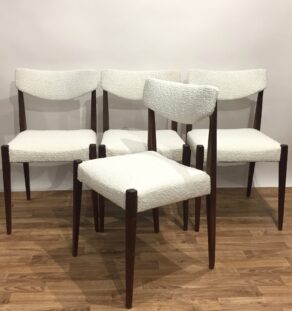 CHAISES TECK ET BOUCLETTE