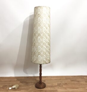 Lampe de sol en bois tourné