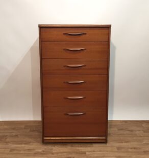 Commode semainier en teck