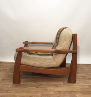 Gros fauteuils de style brutaliste