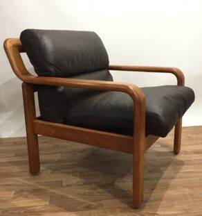 Fauteuil danois en teck et cuir