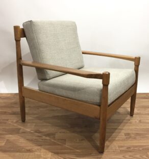 Fauteuil scandinave retapissé