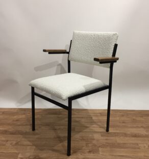 Chaises années 60 avec accoudoirs