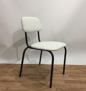 Chaises années 60 retapissées bouclette