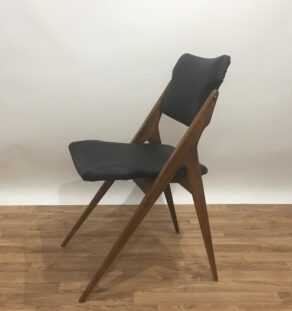 Chaise G. Guermonprez noire