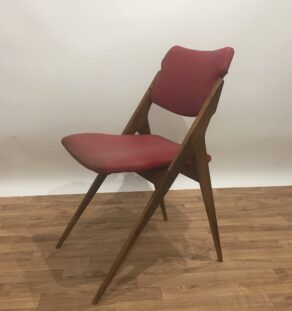 Chaise G. Guermonprez rouge