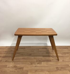 Table basse damier pieds compas