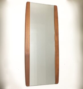 Miroir bordé de teck