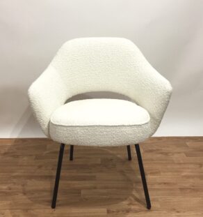 Fauteuils Conférence de E. Saarinen, ed. Knoll retapissés