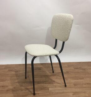 Chaise retapissée bouclette
