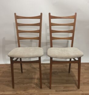 Paire de chaises velours côtelé beiges (bis)