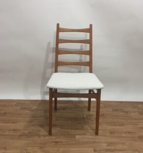 Chaise retapissée bouclette