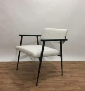Fauteuil moderniste  retapissé