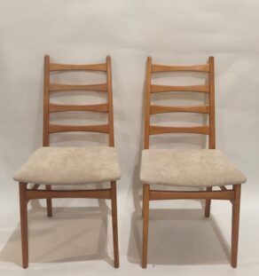 Paires de chaises années 60 retapissées velours