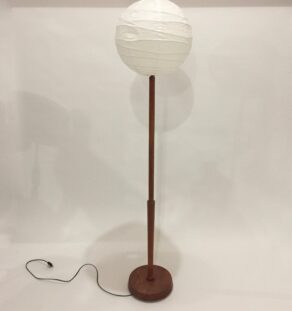 Lampadaire teck et boule chinoise