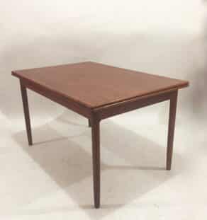 Table à manger danoise