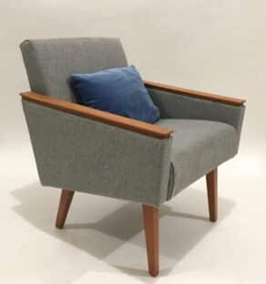 Fauteuils soviétiques retapissés en gris