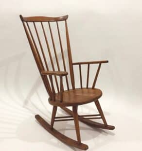 Rocking chair scandinave en orme