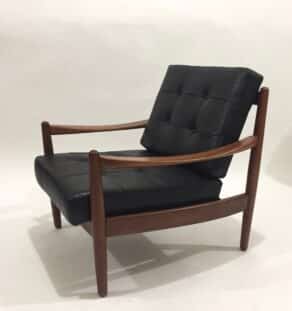 Paire de fauteuils danois en teck et cuir