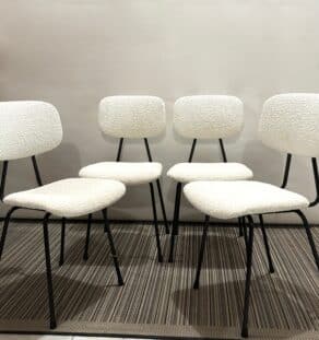 Série de 4 chaises Kembo retapissés bouclette