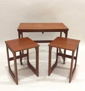 Coffee table McIntosh avec ses gigognes (et plus encore!)